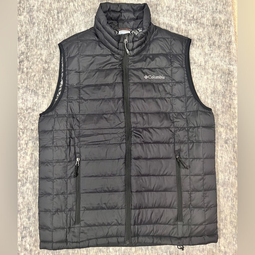 Large Columbia Vest. Barely worn in great condition, just doesn’t fit me well.